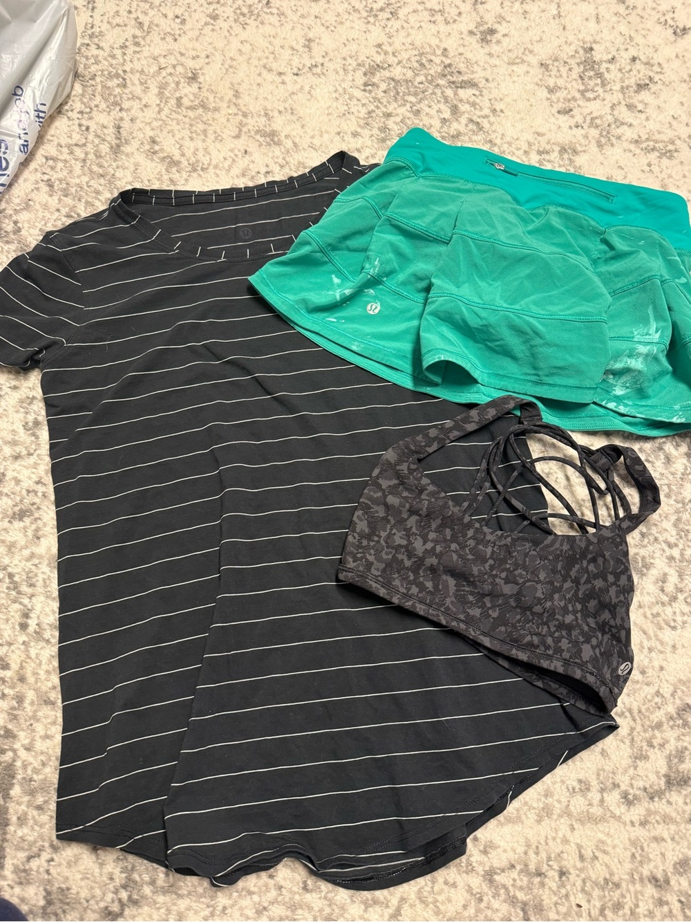 Lululemon Flawed Activewear Lot – 11 Pieces Mixed Sizes Tanks, Tops, Sports Bras - Picture 4 of 9